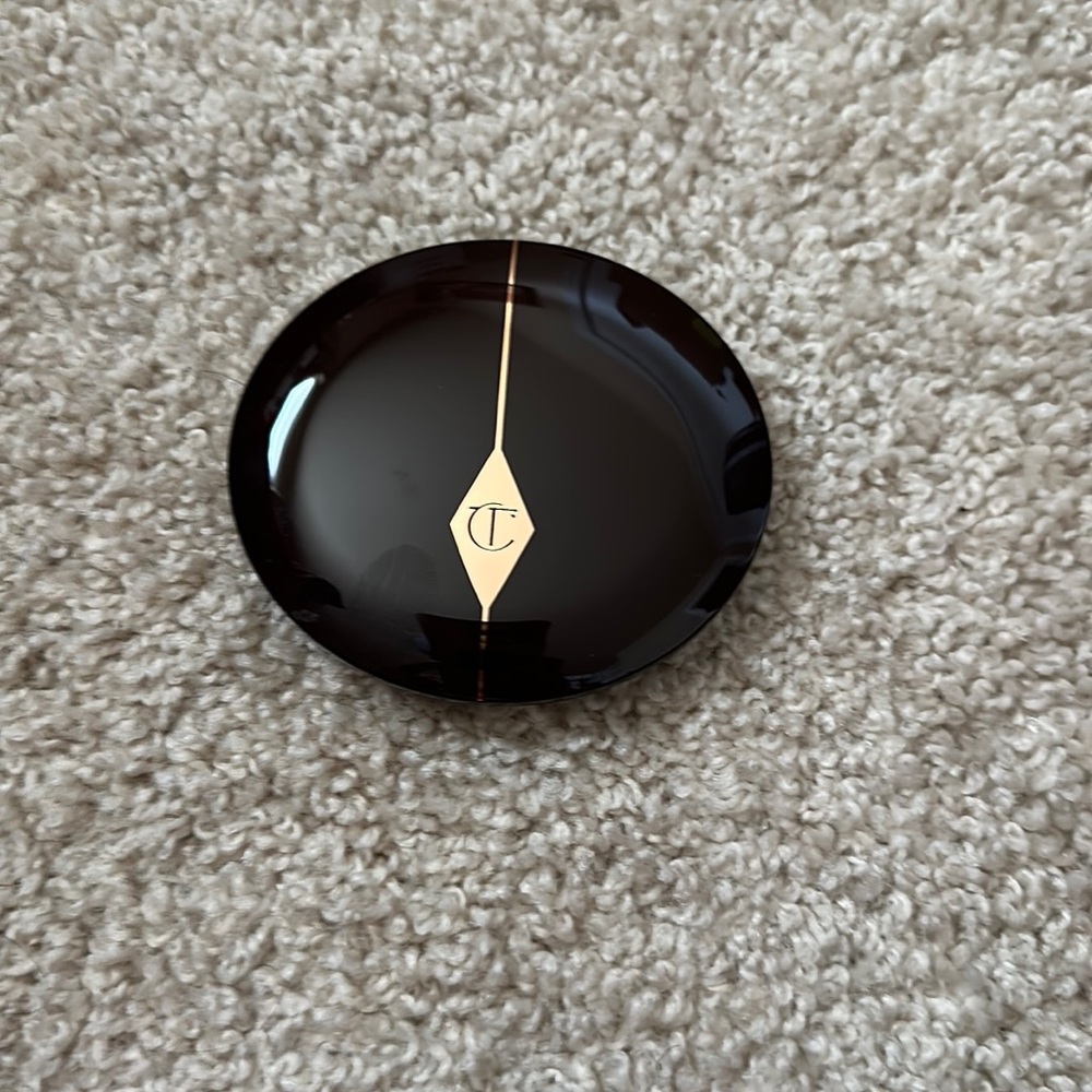 Charlotte tilbury cheek to chic